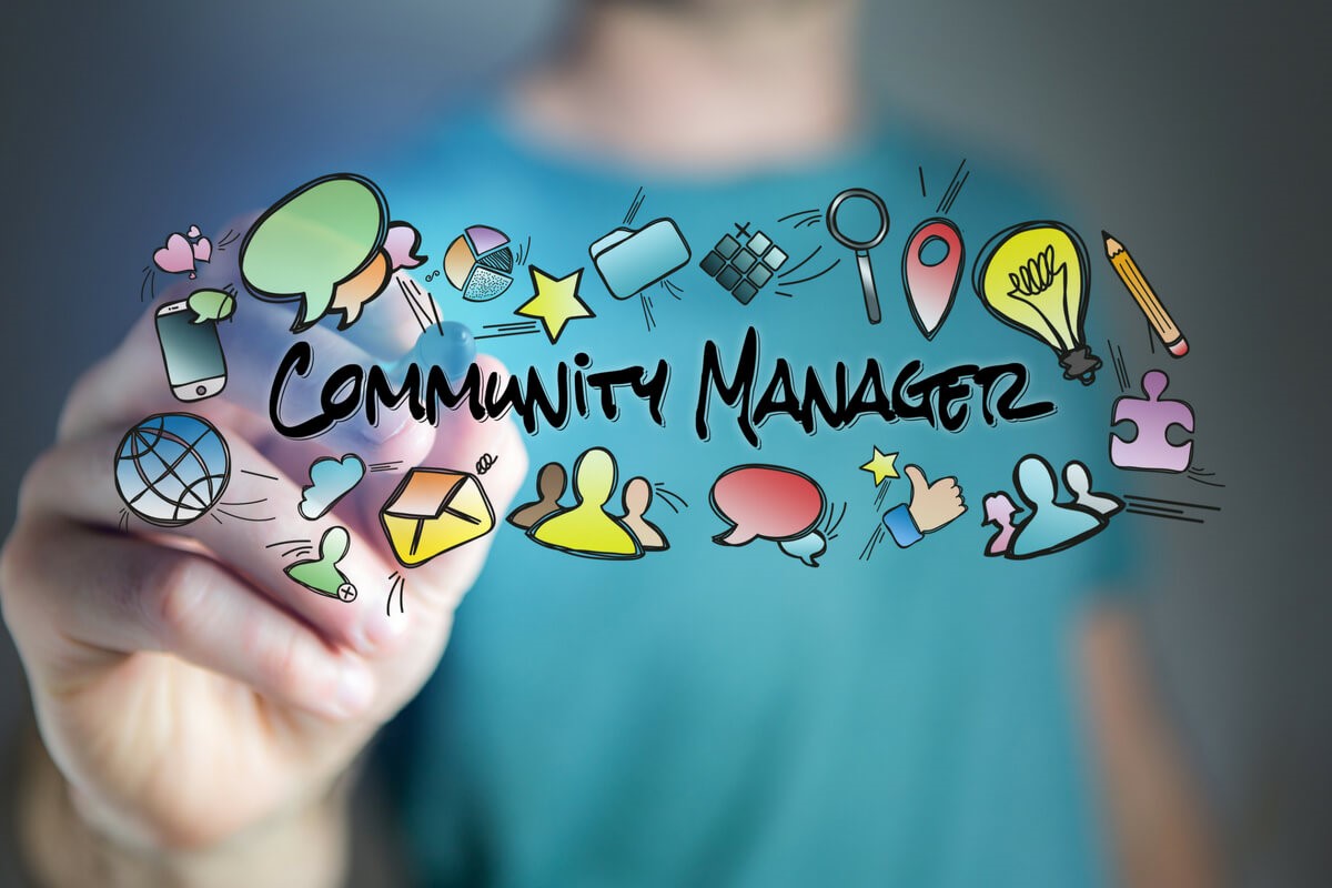 Community Manager - Renda extra: 11 ideias para ganhar dinheiro de casa